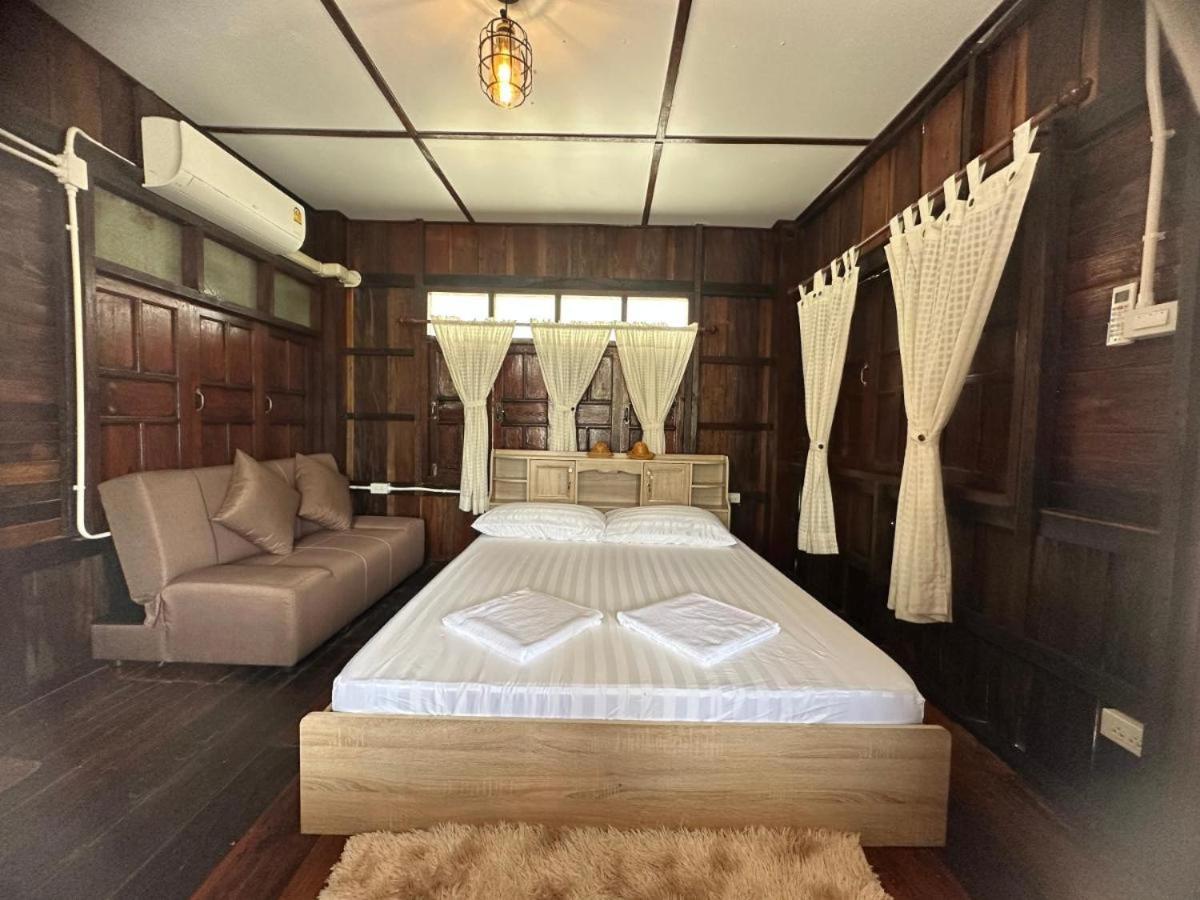 ม่วนใจ๋ปันสุข โฮมสเตย์แอนคาเฟ่ Muanjai Punsuk Homestay And Cafe Chom Thong Exteriör bild