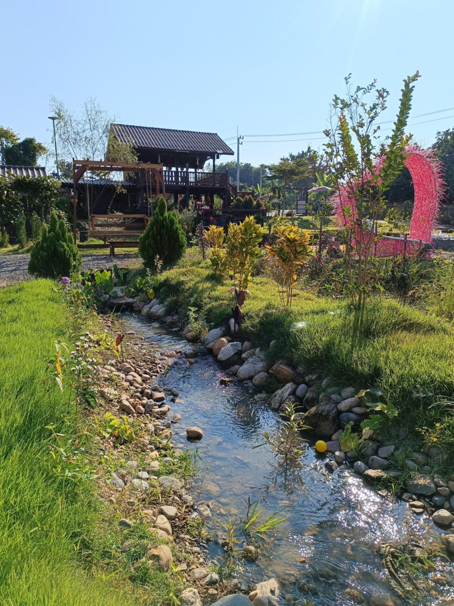 ม่วนใจ๋ปันสุข โฮมสเตย์แอนคาเฟ่ Muanjai Punsuk Homestay And Cafe Chom Thong Exteriör bild