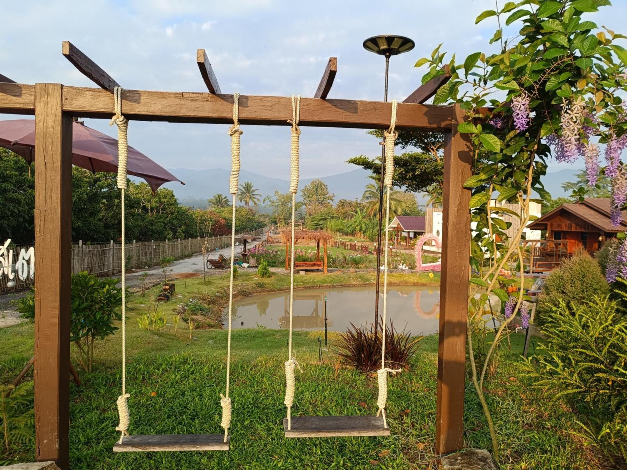 ม่วนใจ๋ปันสุข โฮมสเตย์แอนคาเฟ่ Muanjai Punsuk Homestay And Cafe Chom Thong Exteriör bild