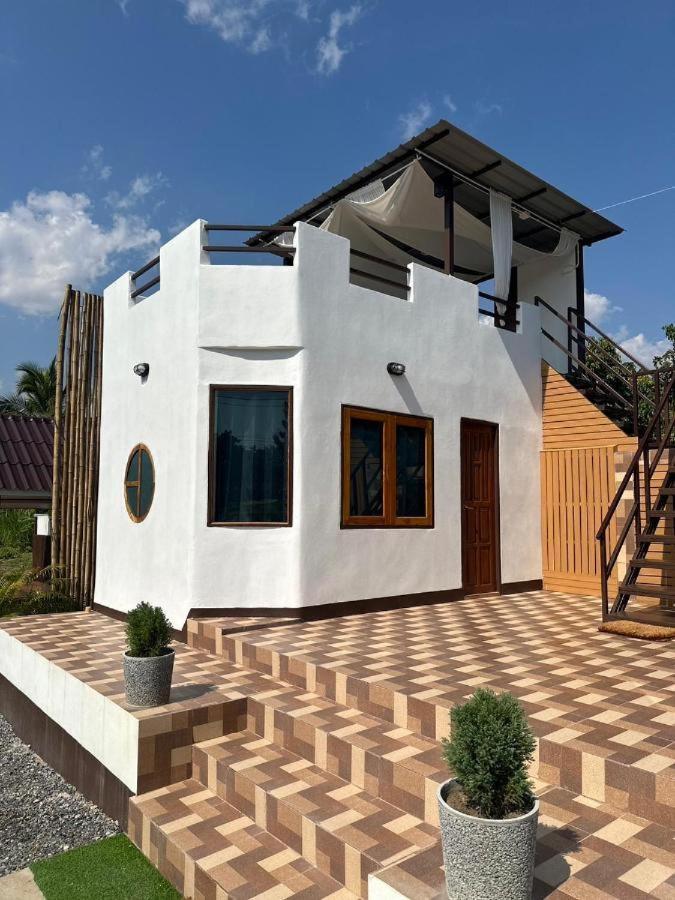 ม่วนใจ๋ปันสุข โฮมสเตย์แอนคาเฟ่ Muanjai Punsuk Homestay And Cafe Chom Thong Exteriör bild