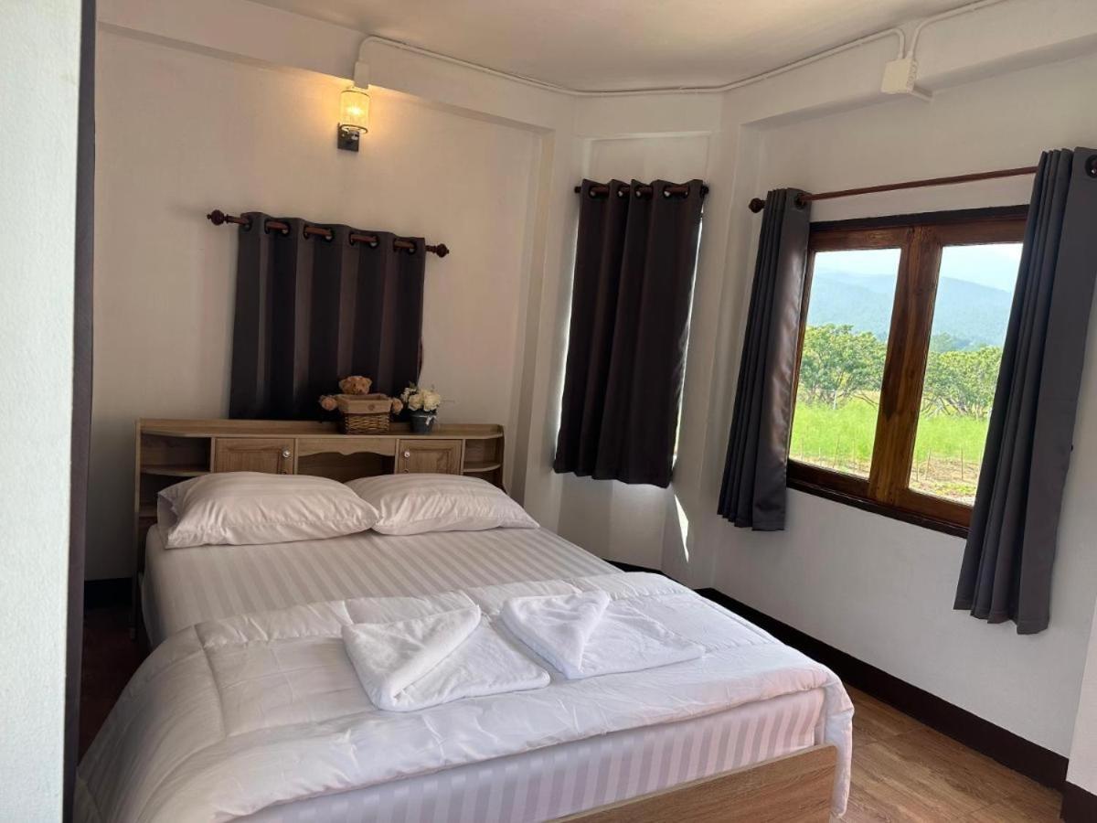 ม่วนใจ๋ปันสุข โฮมสเตย์แอนคาเฟ่ Muanjai Punsuk Homestay And Cafe Chom Thong Exteriör bild