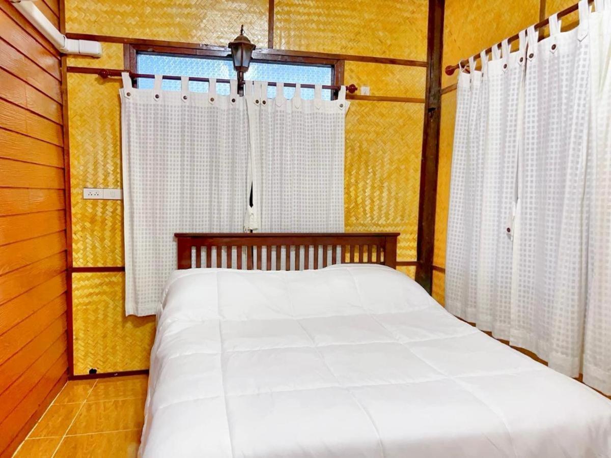 ม่วนใจ๋ปันสุข โฮมสเตย์แอนคาเฟ่ Muanjai Punsuk Homestay And Cafe Chom Thong Exteriör bild