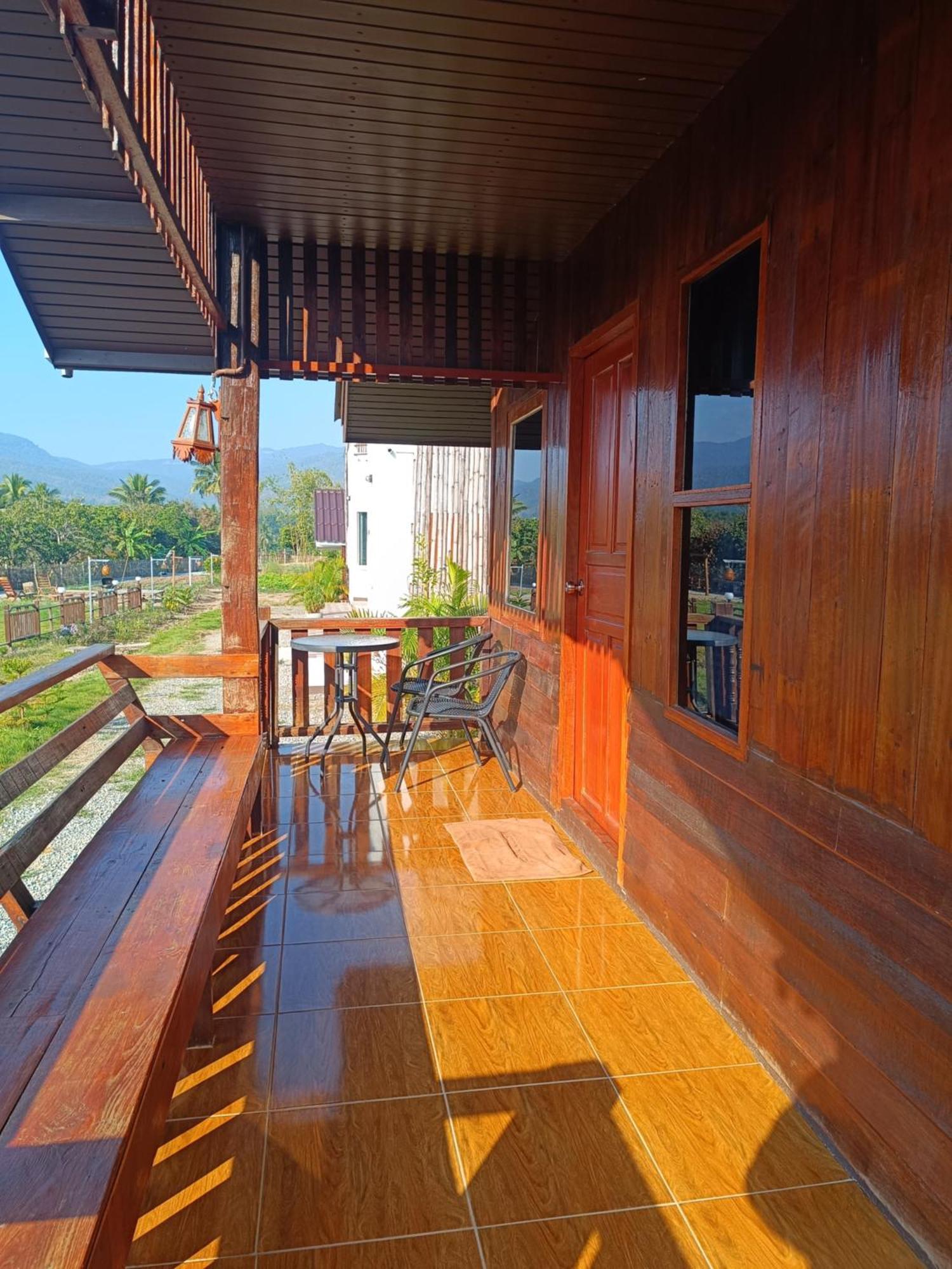 ม่วนใจ๋ปันสุข โฮมสเตย์แอนคาเฟ่ Muanjai Punsuk Homestay And Cafe Chom Thong Exteriör bild